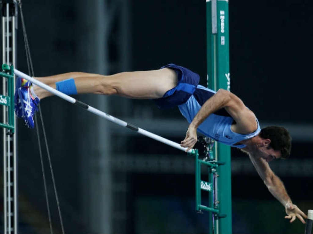 Germán Chiaraviglio clasificó a la final de salto con garrocha Diario