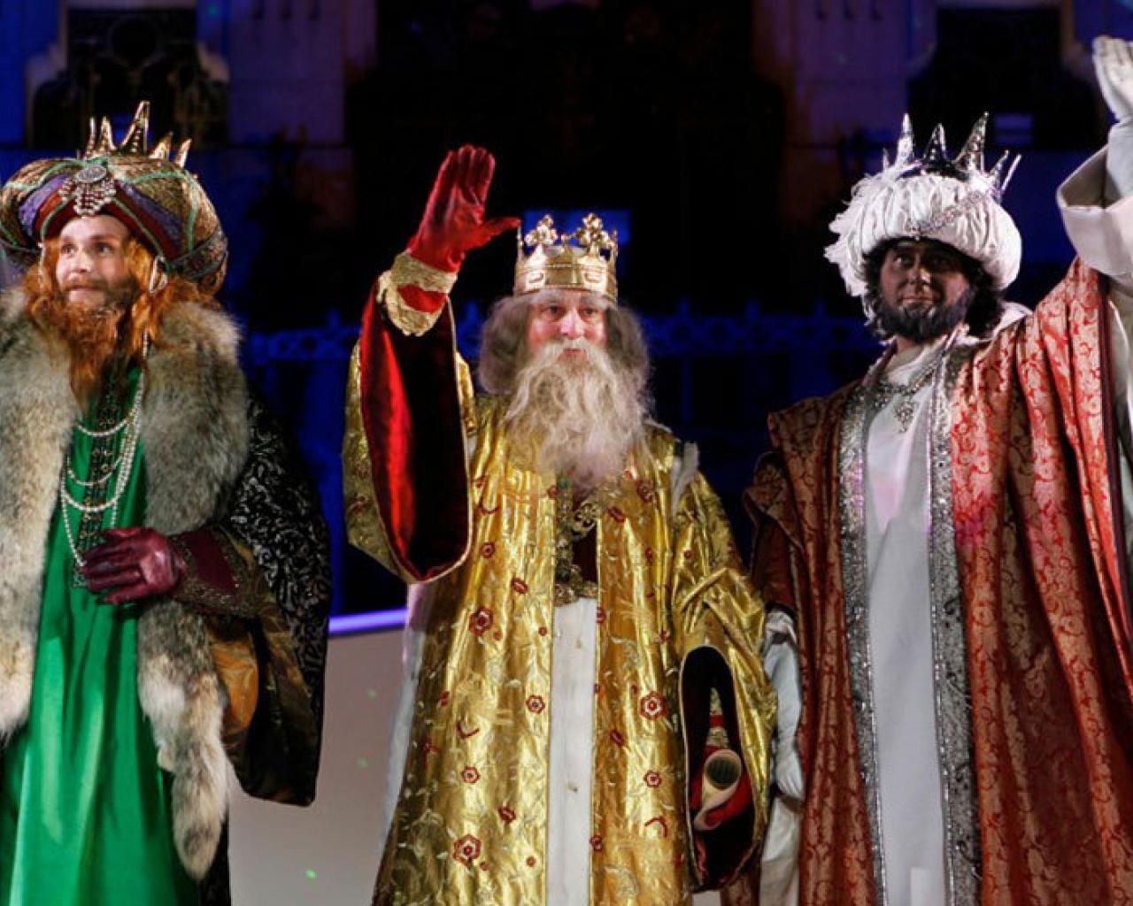 Будет три короля. Рейес Магос. Reyes Magos Испания. Праздник Рейес Магос.